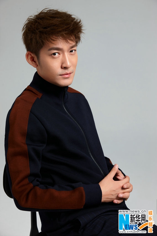 Китайский актер Чжан Бо в модных фото