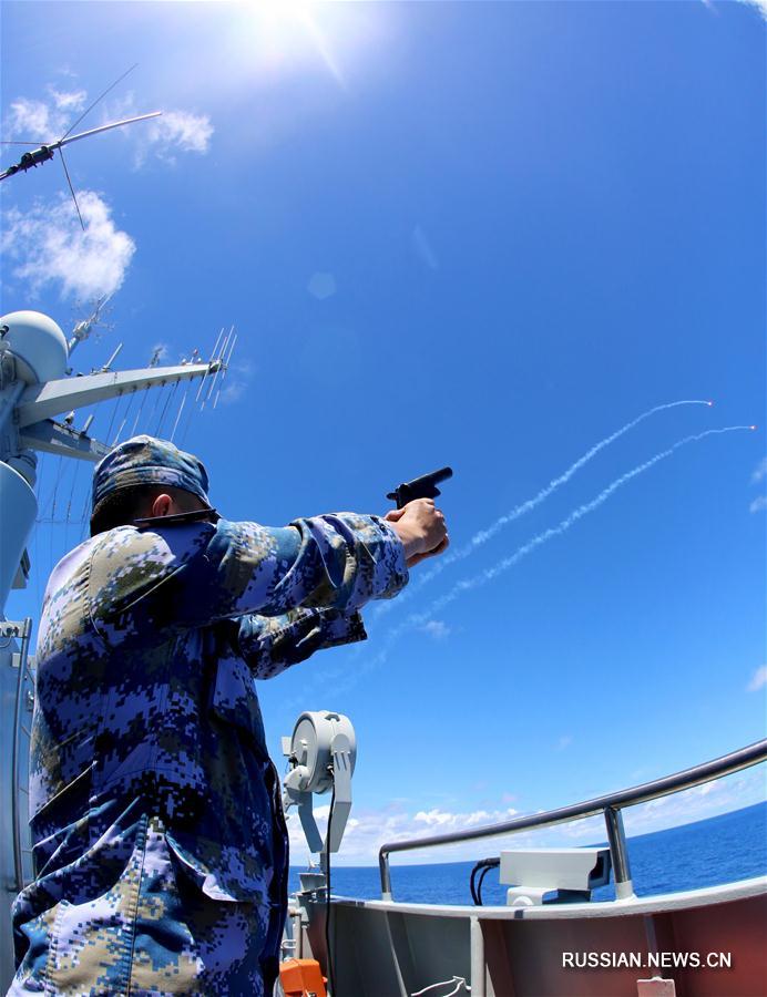 Тренировочный отряд Наньхайского флота ВМС НОАК вчера здесь провел учения по отработке ответного удара в условиях открытого моря.