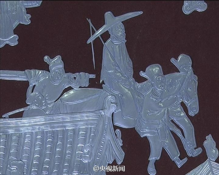 Житель провинции Шаньси создал из жестяных банок картину «По реке в день поминовения усопших»