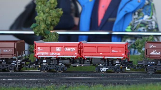 Самую длинную в Украине игрушечную железную дорогу представили в Киеве