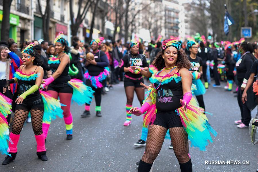 Красочный карнавал в Париже