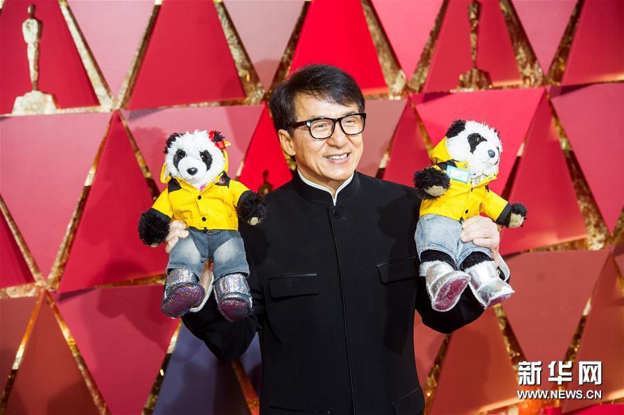 Первый китайский актер - Джеки Чан получил пожизненный Оскар 