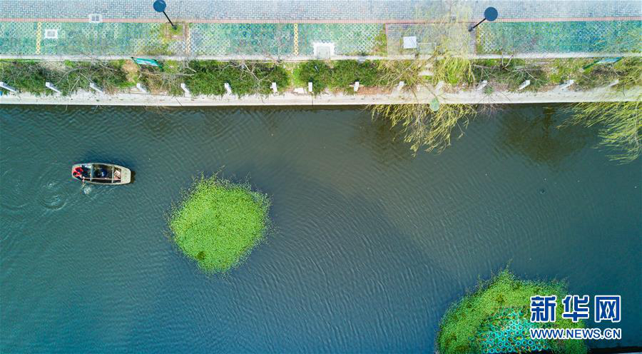Город Хучжоу провинции Чжэцзян: благодаря экологическому управлению бывшая сточная канава превратилась в красивую реку