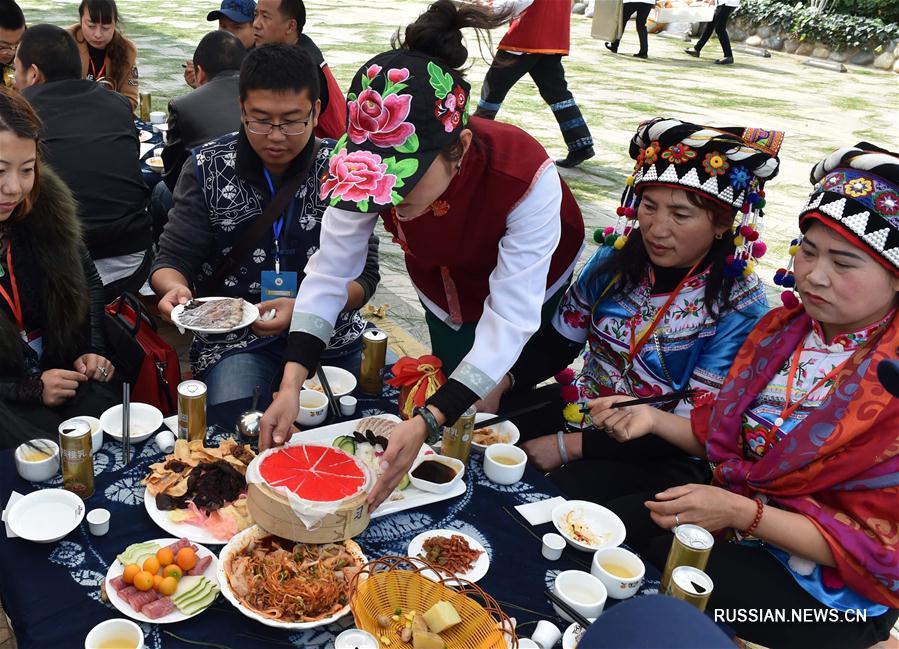 В Дали открылся 7-й Фестиваль вэйшаньских закусок