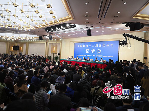 Члены ВК НПКСК об укреплении уверенности в китайской культуре и рассказе китайской истории