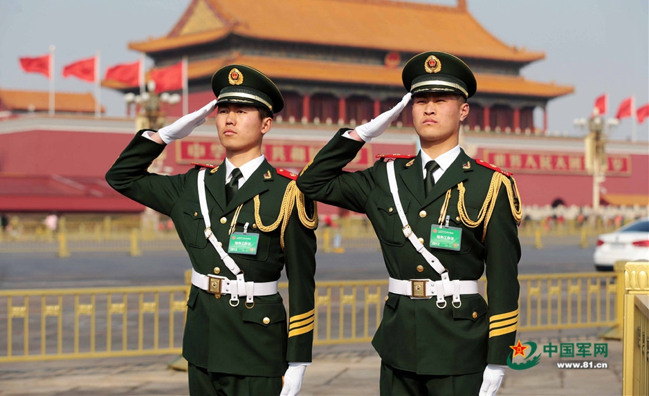 Китайские солдаты на «двух сессиях»: их облик является отражением китайского духа