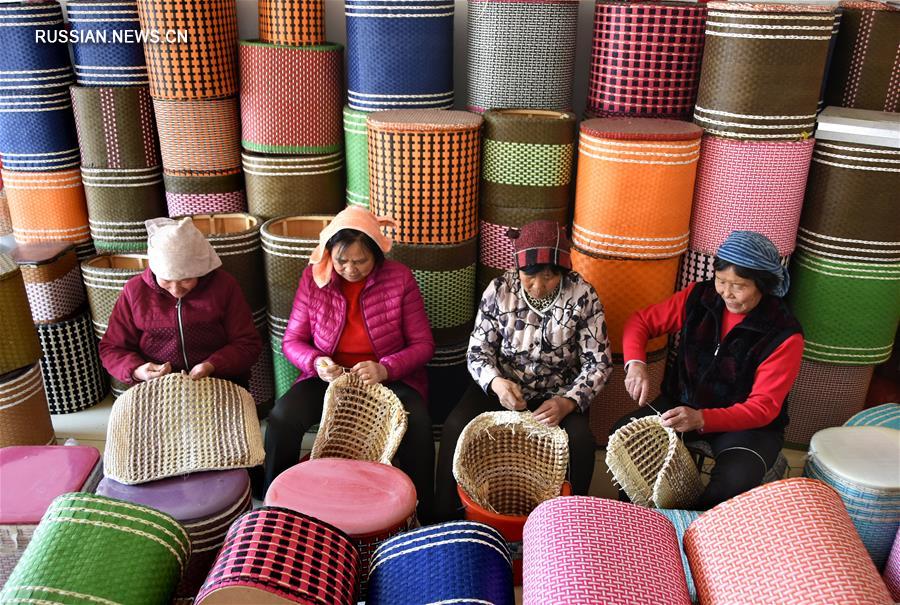 Инициатива сельских жительниц в уезде Июань помогает победить бедность