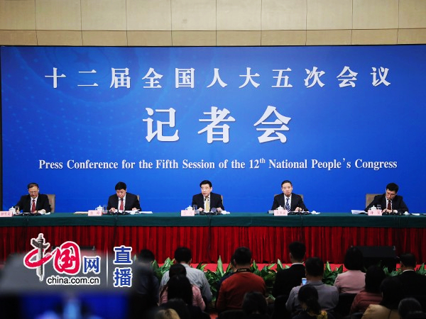 Министр промышленности и информатизации КНР Мяо Вэй ответил на вопросы журналистов на пресс-конференции в рамках 5-й сессии ВСНП 12-го созыва