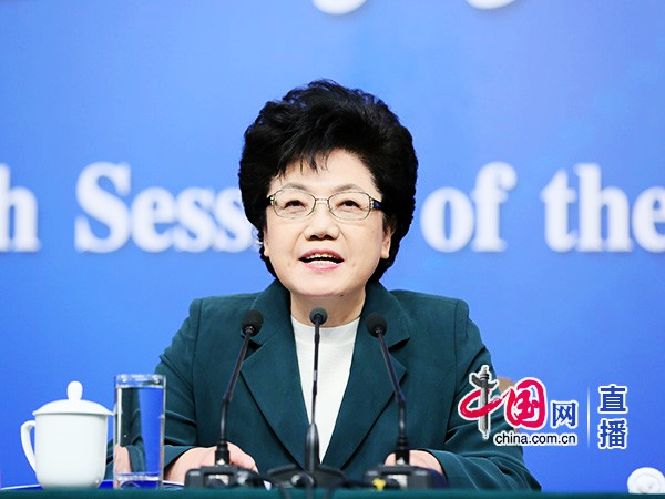 Председатель Государственного комитета по делам здравоохранения и планового деторождения КНР Ли Бинь ответил на вопросы журналистов на пресс-конференции в рамках 5-й сессии ВСНП 12-го созыва