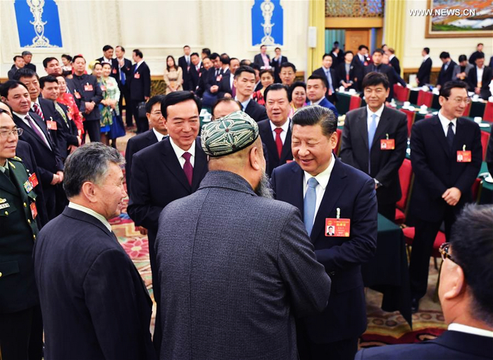 Глава КНР предлагает построить 'железную стену' стабильности в Синьцзяне