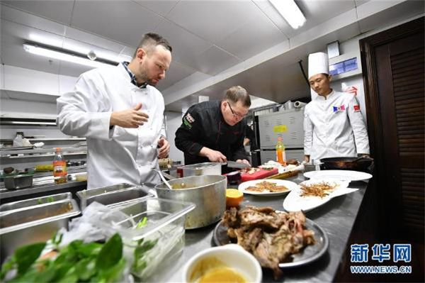 В Харбине открылся первый китайско-российский конкурс кулинарного мастерства