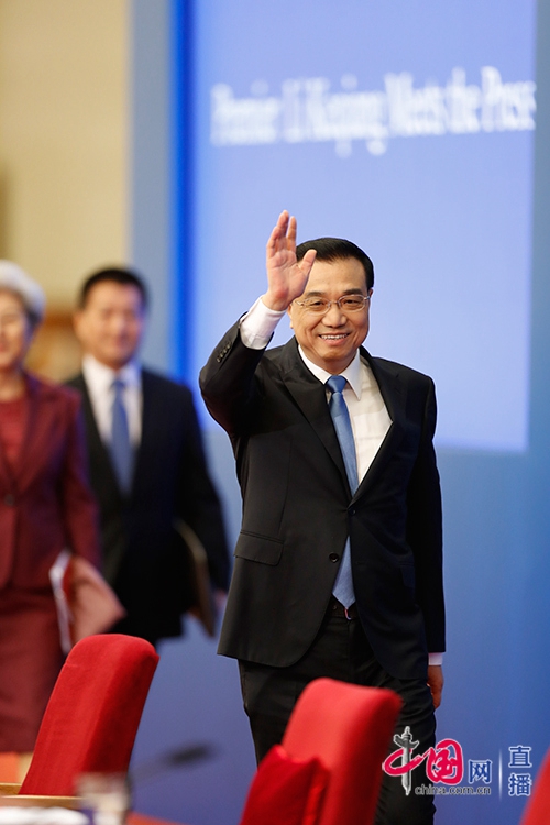 Прекрасные мгновения на встрече премьера Госсовета КНР Ли Кэцяна с журналистами