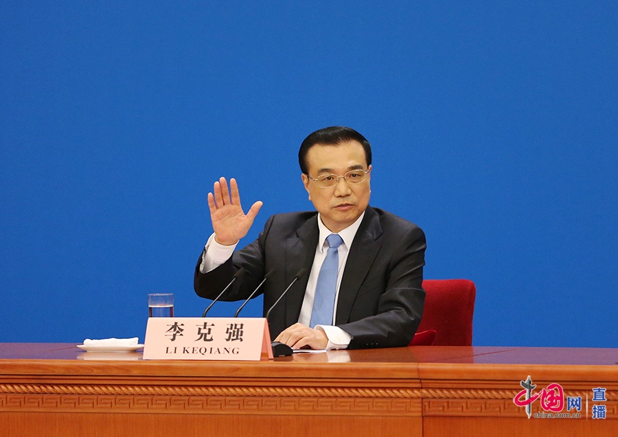 Прекрасные мгновения на встрече премьера Госсовета КНР Ли Кэцяна с журналистами