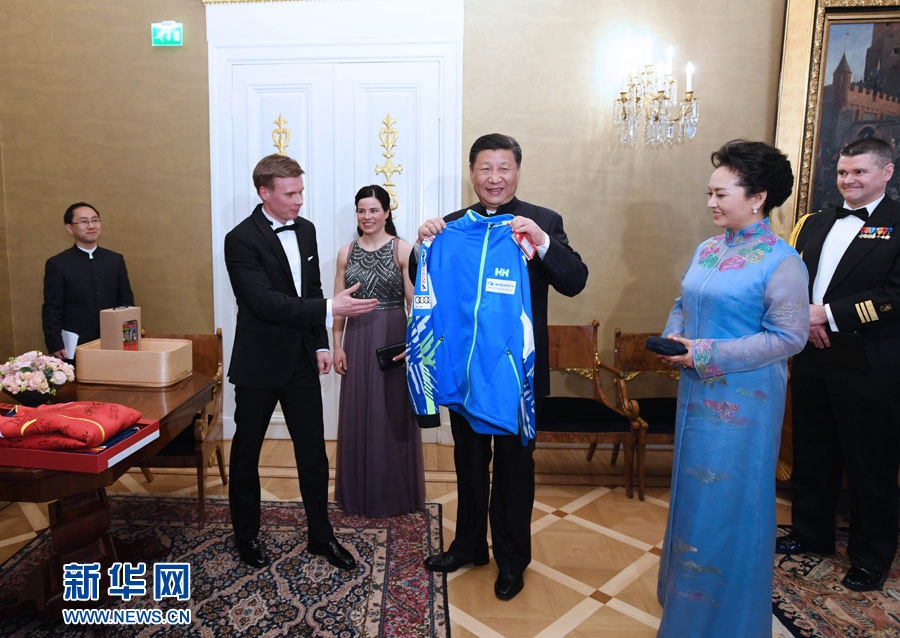 Си Цзиньпин и Саули Нийнистё встретились со спортсменами Китая и Финляндии 