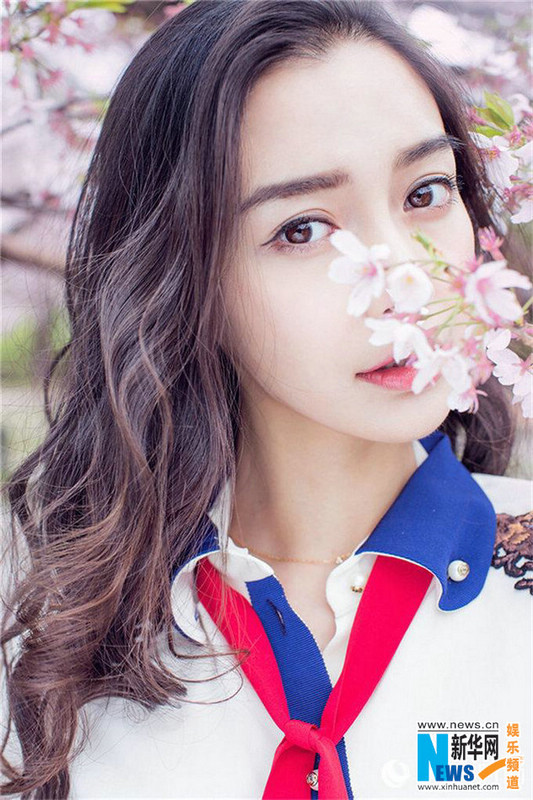 Идеи для фотосессии с сакурой от красавицы Angelababy