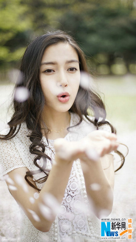 Идеи для фотосессии с сакурой от красавицы Angelababy