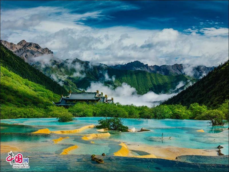 Величественные пейзажи в уезде Сунпань провинции Сычуань