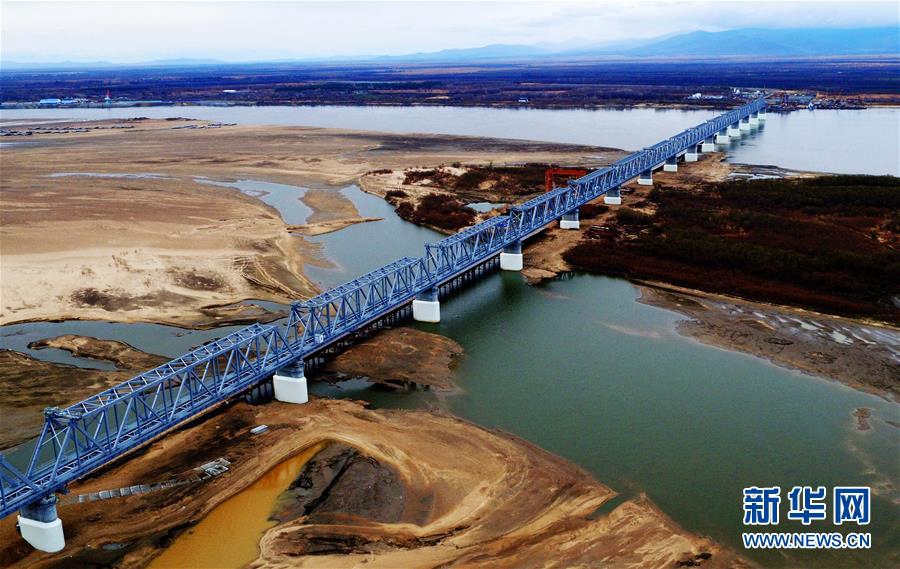 Ускоренными темпами идет строительство китайско-российского железнодорожного моста Тунцзян - Нижнеленинское