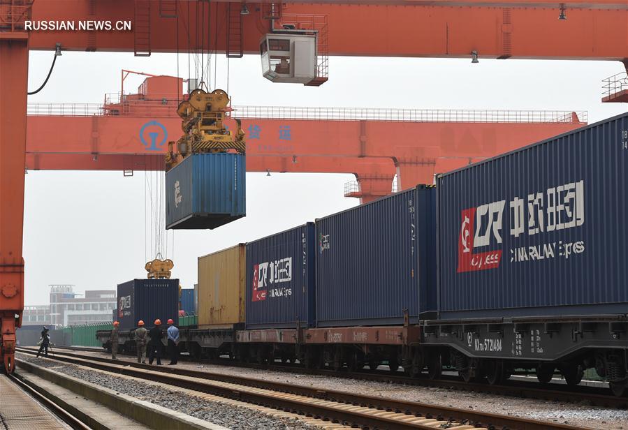 /Пояс и путь/ С начала 2017 года из Китая в Европу отправилось ровно 1000 поездов с экспортными товарами