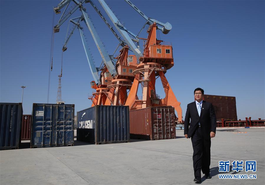 Сюй Яо говорит, что он и его сотрудники очень гордятся тем, что могут принимать участие в строительстве порта Гвадар.