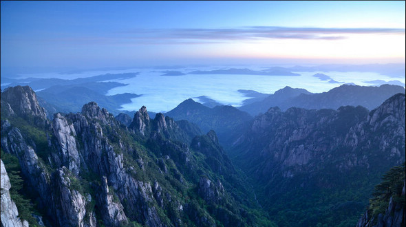 Облачное море на горах Хуаншань 