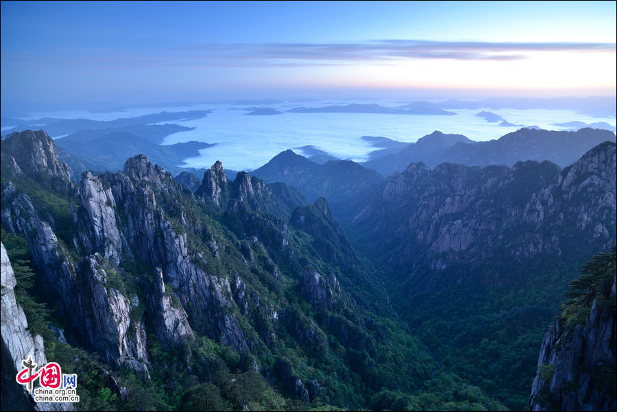 Облачное море на горах Хуаншань 