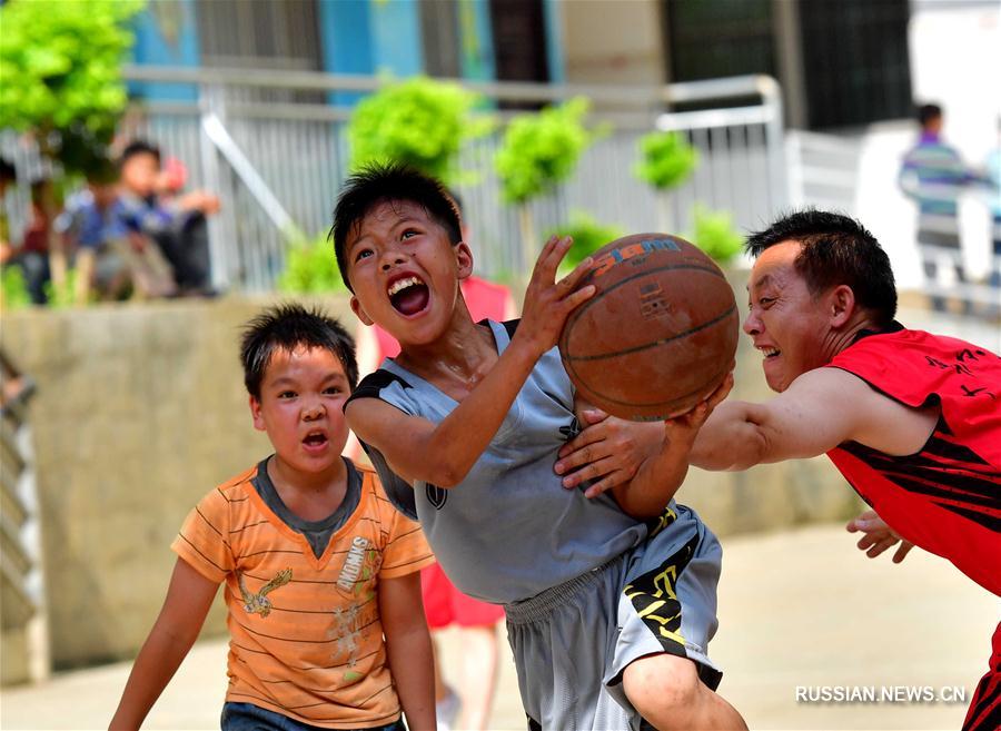 Школьный турнир по баскетболу в горной деревне уезда Дахуа