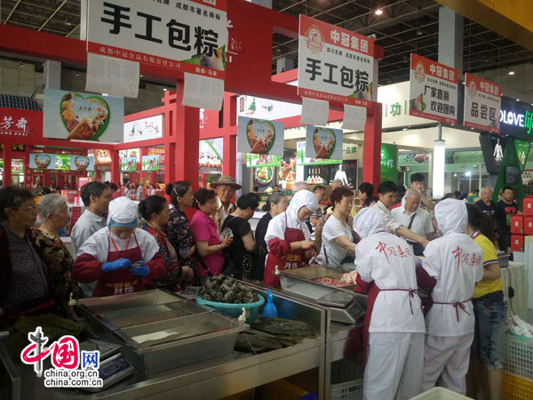 Выставка закусок и фестиваль «цзунцзы» в городе Чэнду
