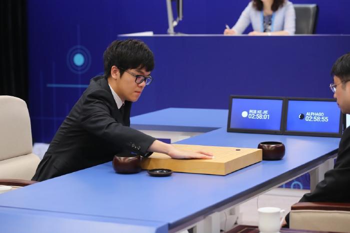 Китайский чемпион мира по игре в го Кэ Цзе проиграл все три партии программе AlphaGo