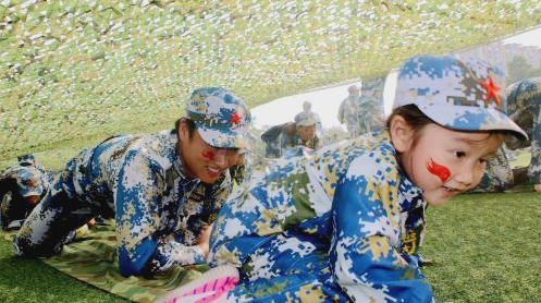 Военно-спортивное внеклассное мероприятие в рамках празднования Международного дня защиты детей в уезде Суйчуань провинции Цзянси