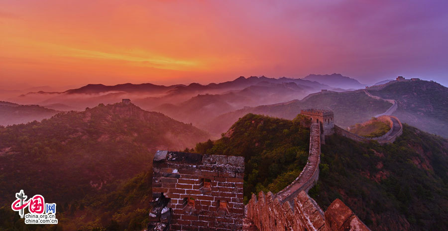 Живописная красота участка Великой китайской стены «Цзиньшаньлин»