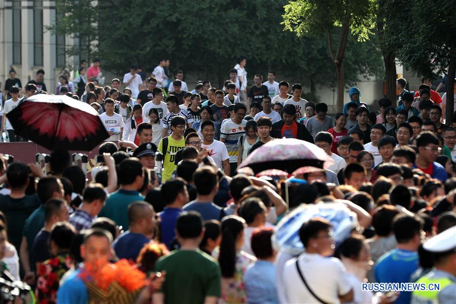 В некоторых регионах Китая завершились государственные экзамены