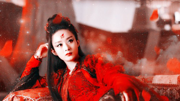 Звезда Чжао Лиин в древних нарядах