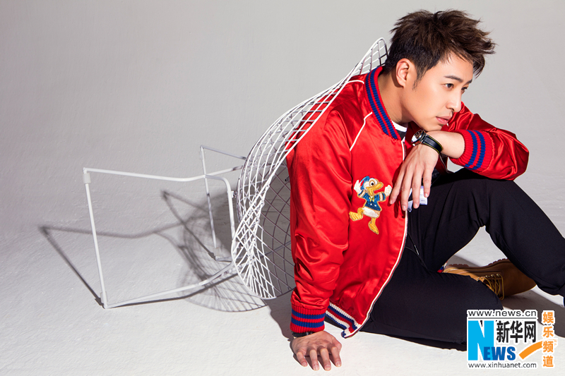 Тайваньский певец Уилбер Пань создает модный образ