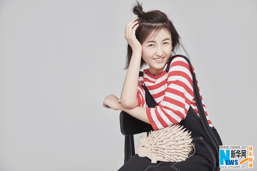 Молодая китайская актриса Чжан Цзыфэн на обложке модного журнала