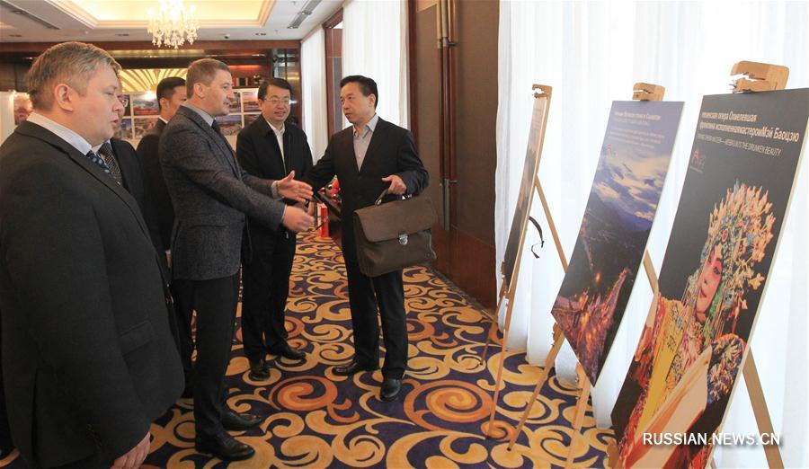 В среду в отеле 'Пекин' в белорусской столице состоялась презентация туристического потенциала Пекина. Участие в мероприятии приняли авиакомпания Air China и крупные китайские туристические агентства. 