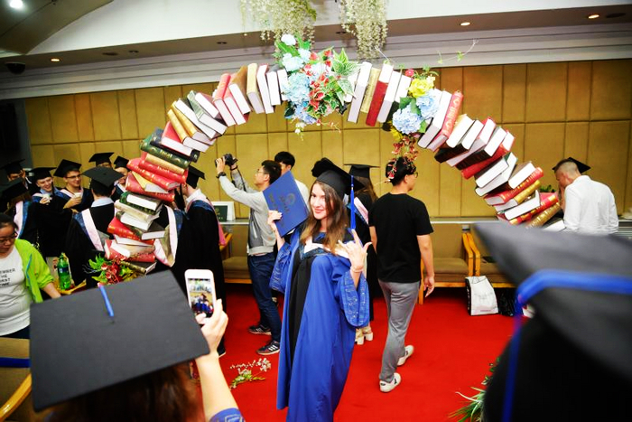 Первая выпускная церемония для иностранных студентов прошла в Хэйлунцзянском университете