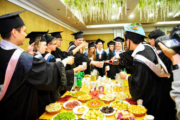 Первая выпускная церемония для иностранных студентов прошла в Хэйлунцзянском университете