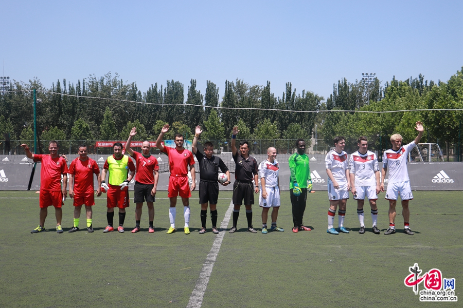 Посольство России в Китае в Пекине провело дружественный футбольный матч