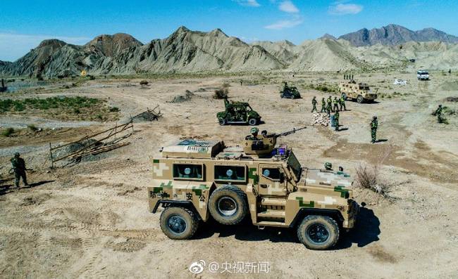 Китай и Кыргызстан провели совместные антитеррористические учения 'Тяньшань-3'