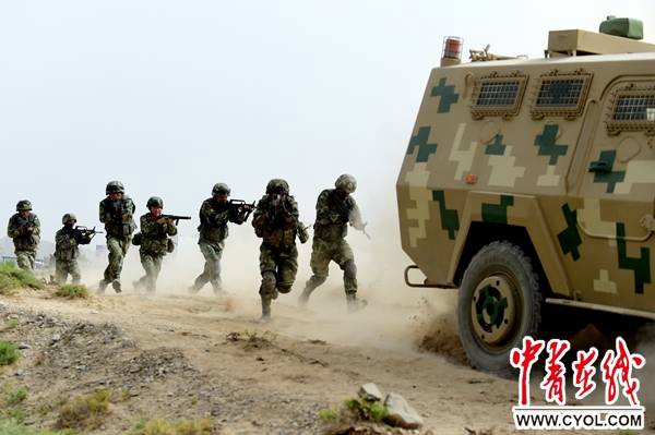 Китай и Кыргызстан провели совместные антитеррористические учения 'Тяньшань-3'