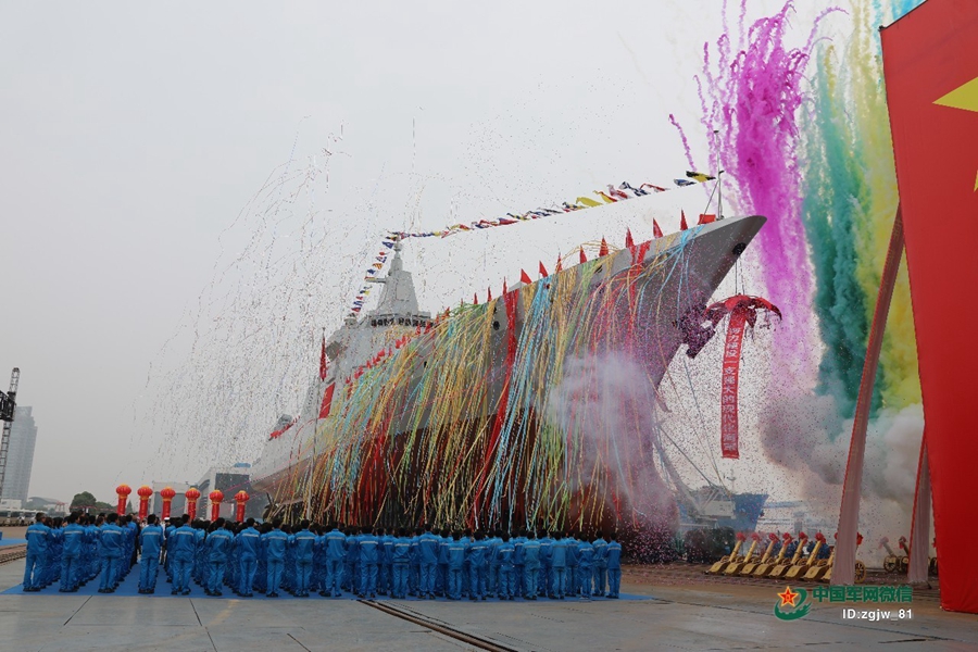 В Китае спущен на воду новый эсминец