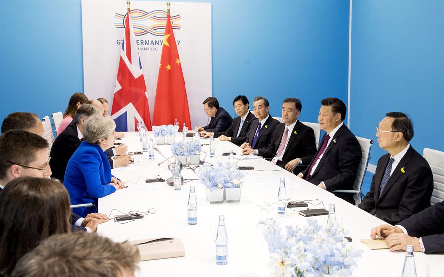 Си Цзиньпин встретился с премьер-министром Великобритании Терезой Мэй