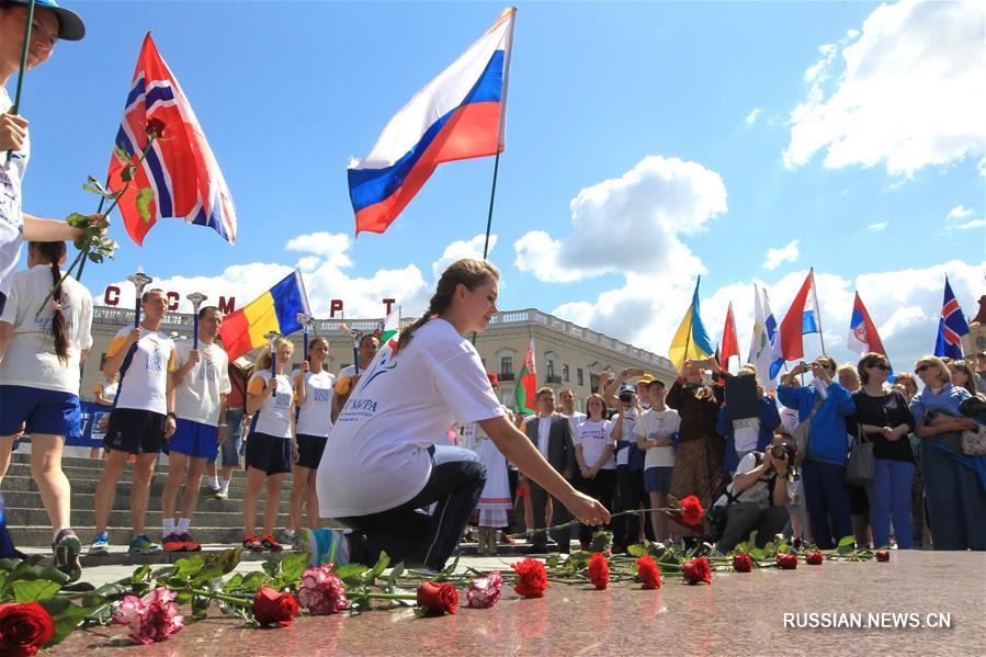 В Минске прошел финальный этап 30-й факельной эстафеты 'Бег мира'