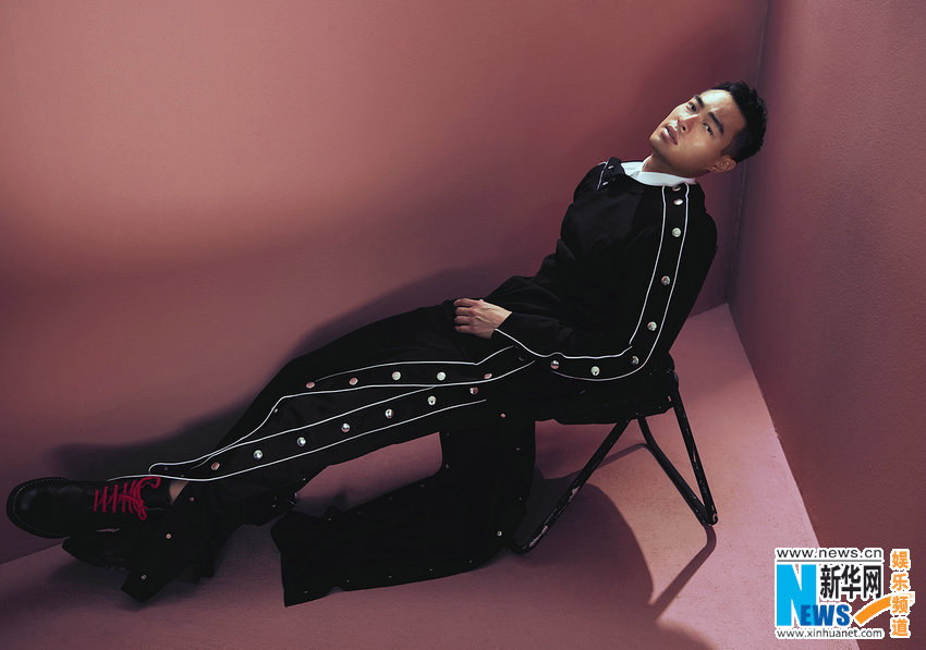 Тайваньский актер Тони Ян попал на модный журнал