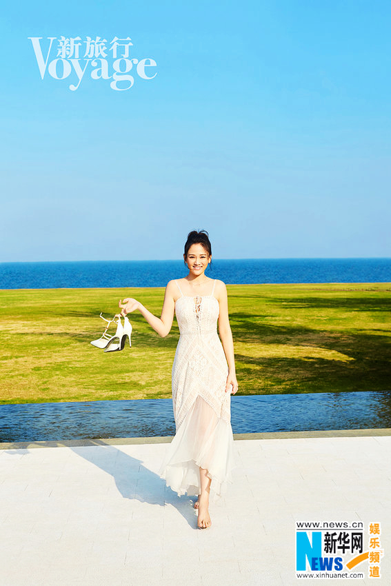 Красотка Чэнь Цяоэнь в летних фото