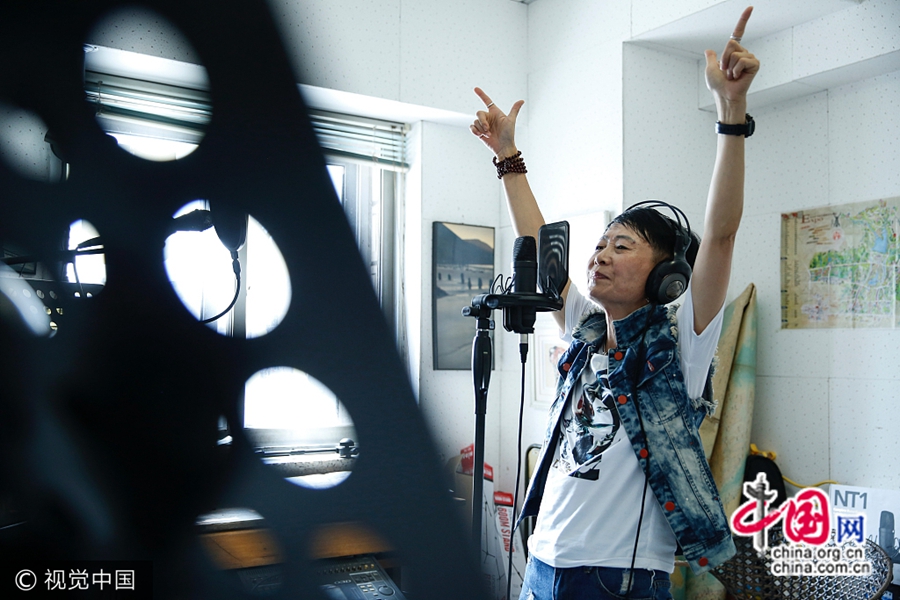 Сюй Суцинь 61 год, ее называют «брат Сюй из города Циндао».