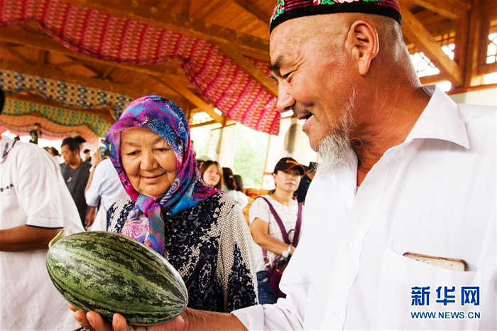 В Синьцзяне открылся фестиваль хамийской дыни