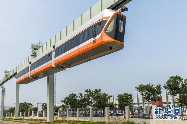 В Циндао введен в эксплуатацию самый быстрый в Китае ?воздушный поезд?