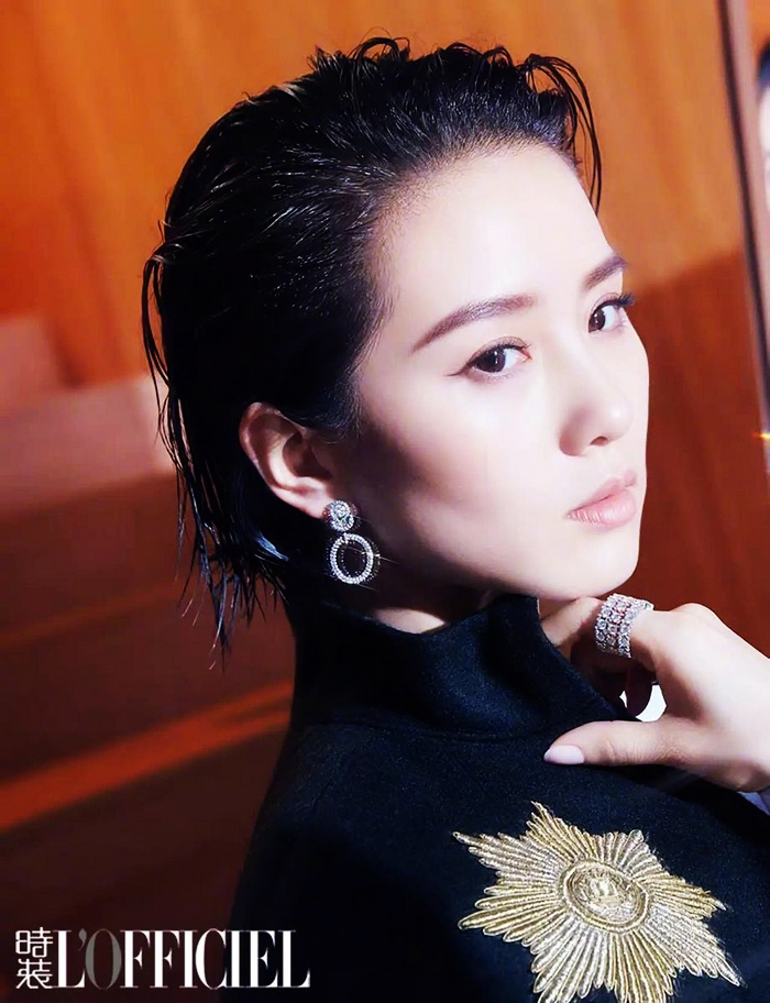 Известная телеактриса Лю Шиши в новых фото